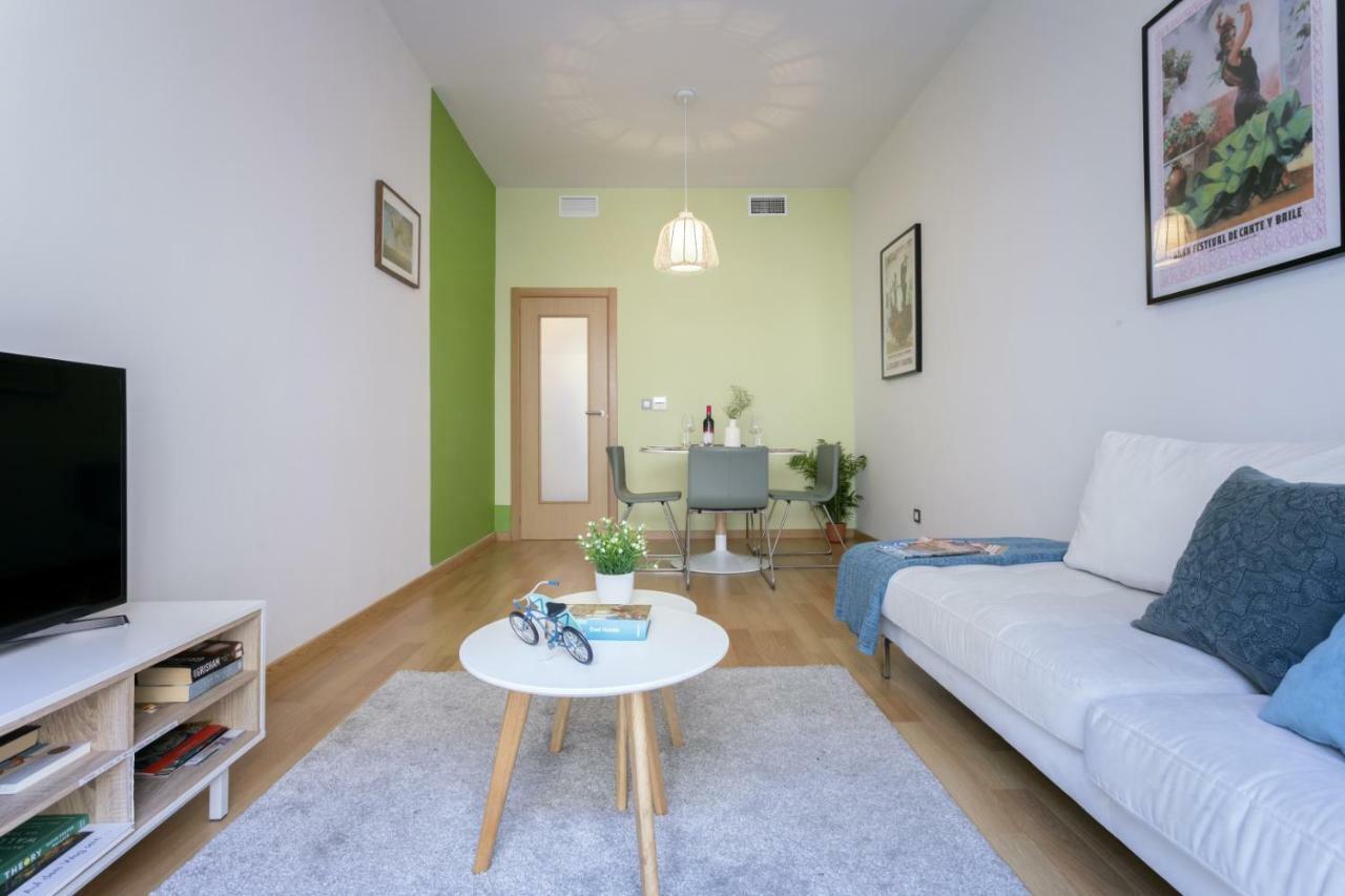 -Malagasunapts- Rooftop Pool & Free Parking Exterior photo