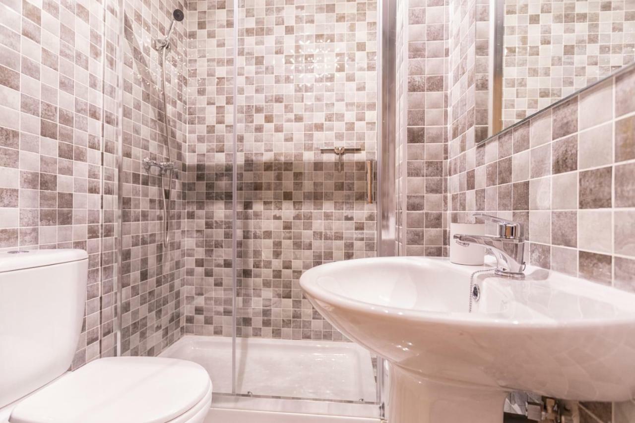-Malagasunapts- Rooftop Pool & Free Parking Exterior photo