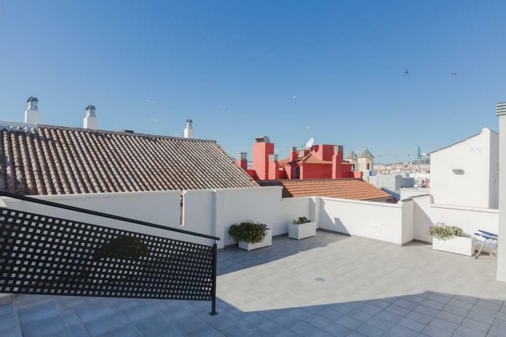-Malagasunapts- Rooftop Pool & Free Parking Exterior photo